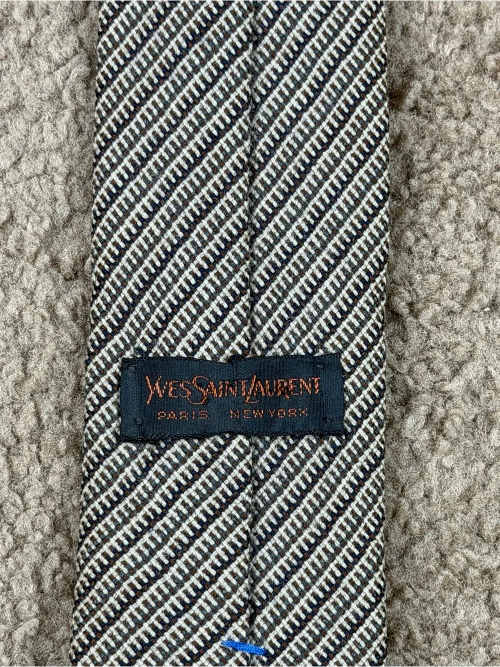 Yves Saint Laurent Silver-Gray Diagonal Textured Tie